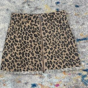 eesome Leopard Zip-Front Mini Skirt in Brown and Black